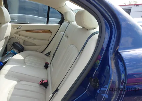 2004 Jaguar X-Type 3.0 z USA, uszkodzony, nr VIN SAJEA51C54WD88553